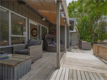 Kon Tiki Retreat (Bachcare) - Whiritoa