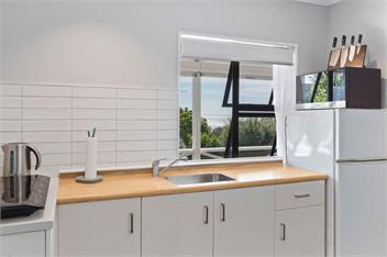 Onemana Retreat - Self contained unit with Outdoor Bath and Sea Views! - Whangamata