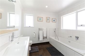 Beachview Bliss (Bachcare) - Clarks Beach