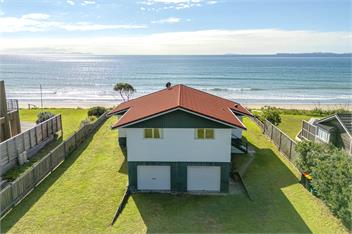 MATARANGI BEACH FRONT - RICHARDSONS - Whitianga