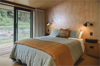 Lakefront Luxury at Okere Falls Lake Rotoiti - Rotorua