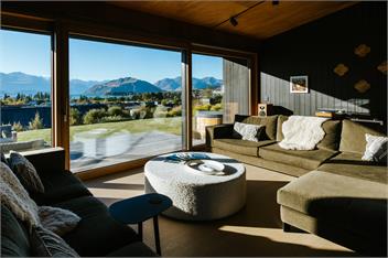 The Brick House | Lake Views | Sleeps 10 - Wanaka