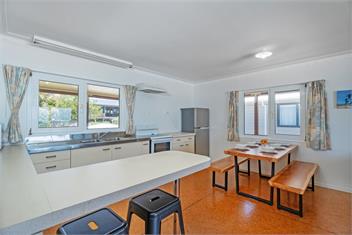 Poppy's Beach House (Bachcare) - Whangapoua
