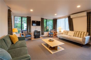 Central Home | Lake Views | 3 Bedrooms | Free WIFI - Queenstown