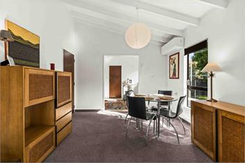 Village Apartment, just steps from centre of town - Hastings