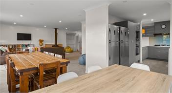 Pukehina Beach. Accommodating 19 guests. - Tepuke