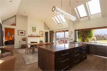 Dalefield Hideaway | Hot Tub & Mountain Views - 