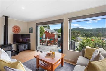 Sandy Feet Beach House - right across from Onemana Beach - 