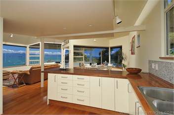 'Beach Views' - Executive Waterfront Holiday Home - Nelson