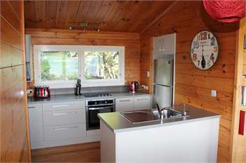 Bach 575 - Lakeside with Boatshed - Bay of Plenty