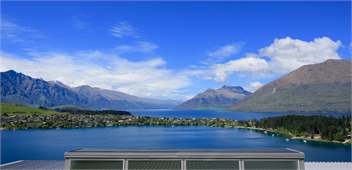 Spectacular Panoramic Views 4 Bedroom House - Queenstown