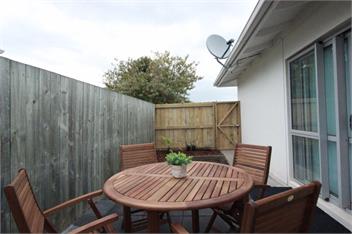 Central Hinemoa St Flat with Spa - Rotorua