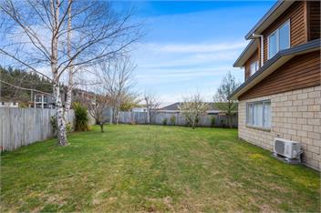 Adventure Sika - Relax on the deck with views - Taupo