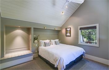 Manata House & Lodge - Queenstown