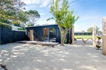 Beach and Vineyard Escape (Bachcare) - Haumoana