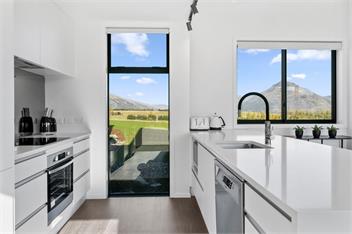 A Remarkable Stay (Bachcare) - Queenstown