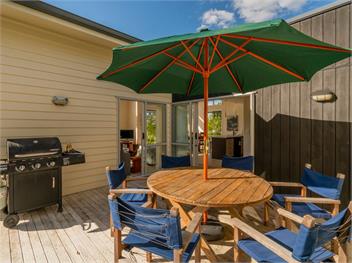 Golfers and Beach Lovers Dream (Bachcare) - Matarangi