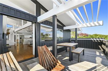 Lake Terrace Lodge - Award Winning Luxury Home - TAUPO