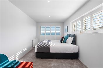 Linger Lakeside - Luxury Home above the Lake - Taupo