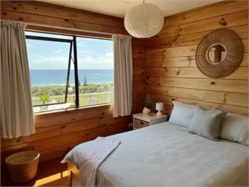 Bazza's Beach House - Great Barrier Island