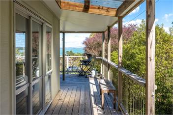 Surfdale Sunspot: Spa Escape Waiheke - Waiheke Island