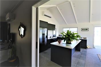 The Island, Whitianga Holiday House - Whitianga