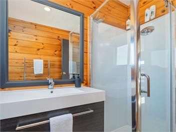 Seabreeze Surf House (Bachcare) - Whitianga