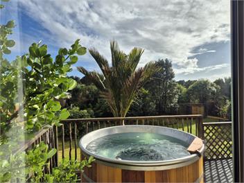 Nikauscapes - Hot tub in Punakaiki Village - PUNAKAIKI