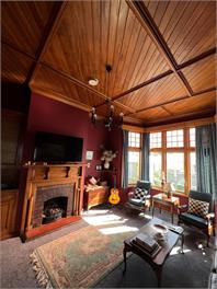 3 Bedroom Victorian Villa with Sea Views - OAMARU 