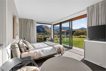 Fabulous bedroom views from exclusive private home - Queenstown