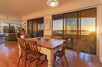 Moana Escape - Tasman Bay Views, Pool, Spa & Sauna - 
