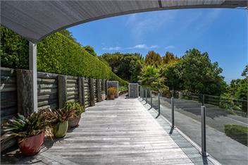 MODERN HILL TOP HOUSE | Amazing Views & Space | Sleeps 10 -