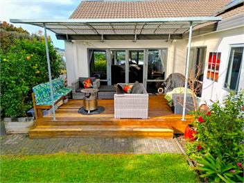 Stunning Manly Beach Holiday Home with Panoramic Sea Views - 