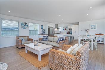Within Reach - Coastal Escape - Cooks Beach - 