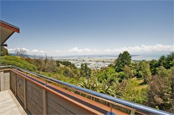 'Commodore' - Nelson Sea View Holiday Home - Nelson