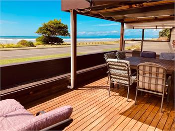 Holiday Haven on Seas Edge - Whakatane