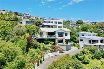 'Harbour View - Two' - Nelson Waterfront Apartment - Nelson