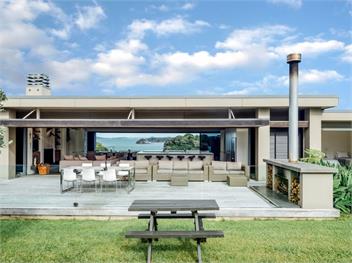 Oke Beach House (Bachcare) - Rawhiti