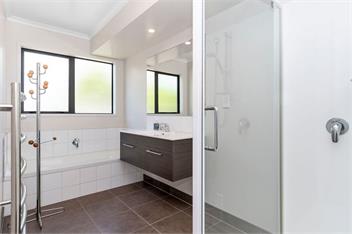 Sparkling Ocean Views (Bachcare) - Papamoa
