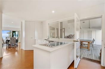 Waitahanui Lakefront Escape (Bachcare) - Waitahanui