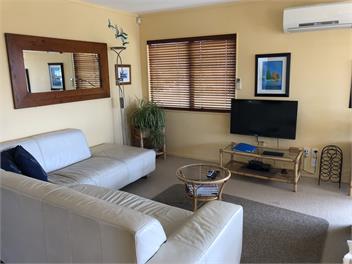 "Three Fishes" Boutique Holiday Home - Coopers Beach