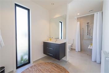 Lake House (Bachcare) - Te Anau