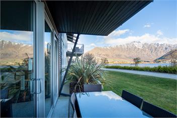 Marina 3 Bdrm Apartment with Views - Queenstown