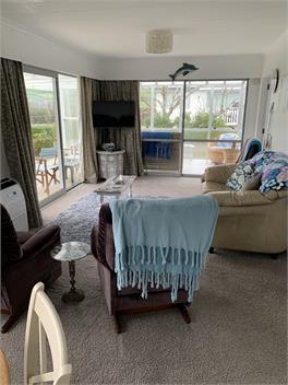 A Cosy Beach Cottage Charmer - Riverton