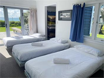 Manly Beachfront bach - Whangaparaoa
