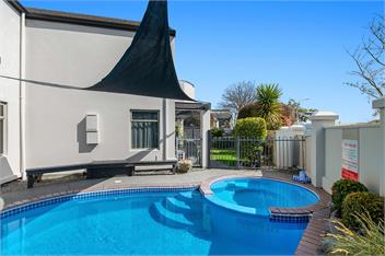 Taupo Central Apartment - 2 Bdrm, So close to LAake & Town - Taupo