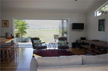 Surf N Sand Cottage - Tairua, Coromandel Peninsula.