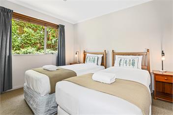 Top of the Lake - Spa Pool, Lake Views, Central to town - Taupo
