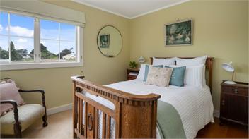 A Ray of Sunshine (Bachcare) - Whangaparaoa