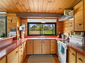 Peaceful Picnic Bay (Bachcare) - Surfdale